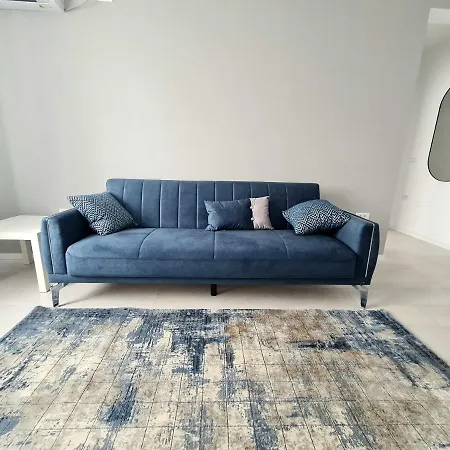 Dolphin Near Neversea Apartman *