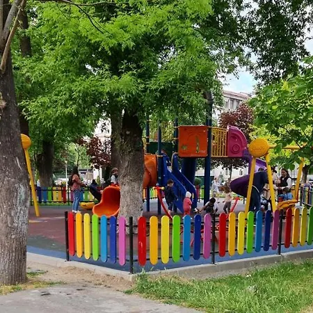 Dolphin Near Neversea Appartement